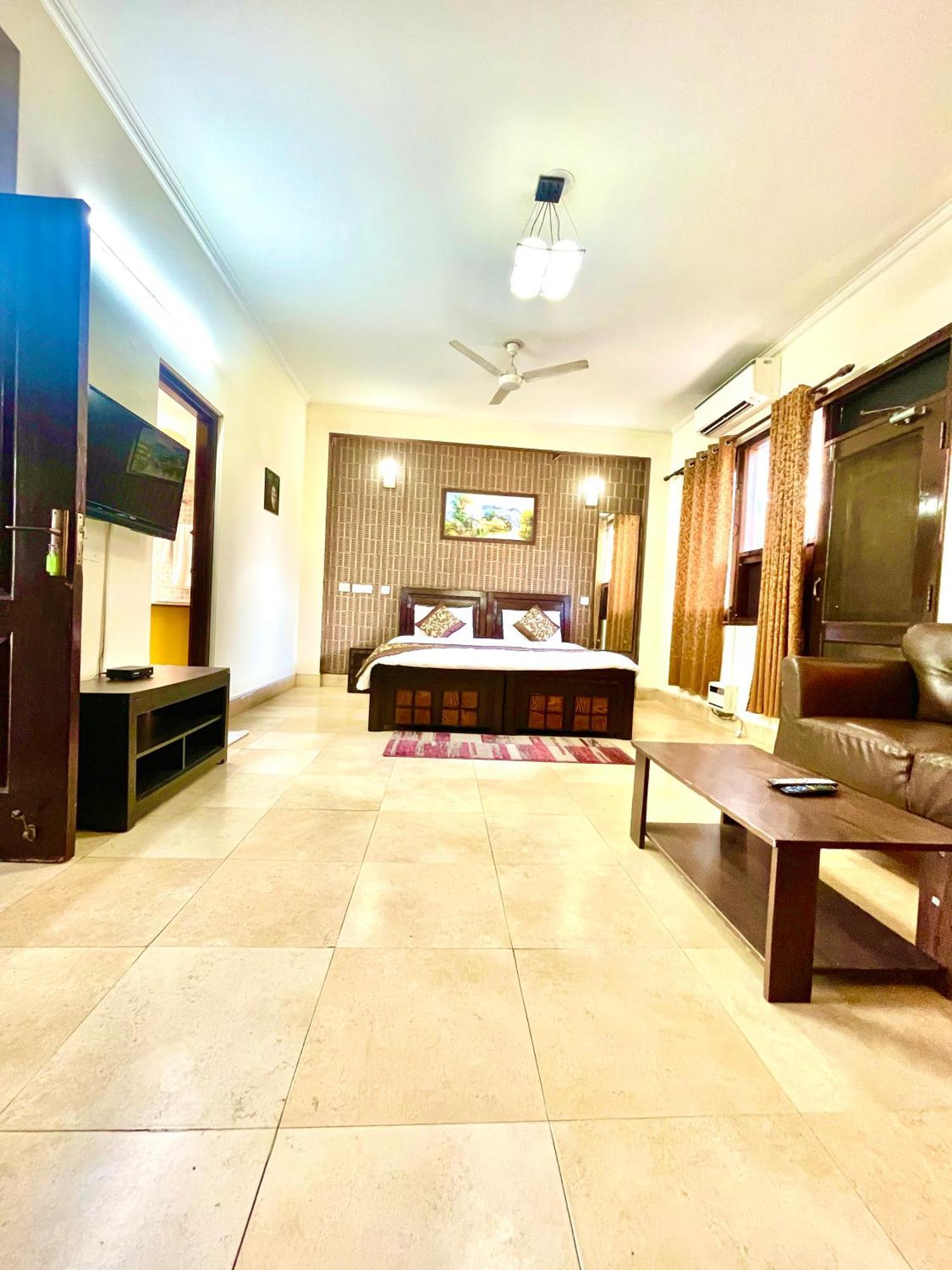 Studio Serviced Apartments Near Fortis Hospital Gurgaon Luaran gambar